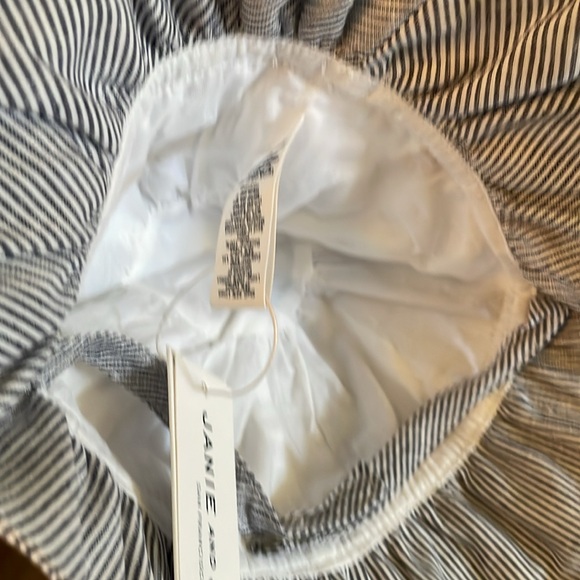 Janie and Jack Infant Hat Size 18 to 24 Months - Picture 2 of 3